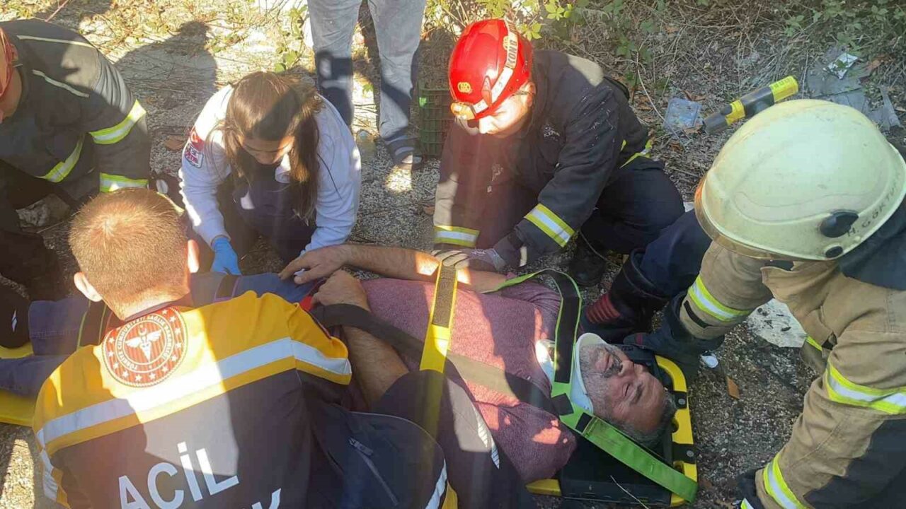 BURSA'NIN İNEGÖL İLÇESİNDE KONTROLDEN ÇIKAN TIR DEVRİLDİ, SÜRÜCÜSÜ YARALANDI.