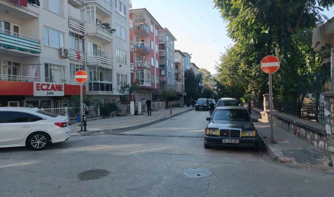OSMANGAZİ BELEDİYESİ, KÜKÜRTLÜ CADDESİ’NDEKİ YIPRANAN TRAFİK LEVHALARI VE UYARI İŞARETLERİNİ