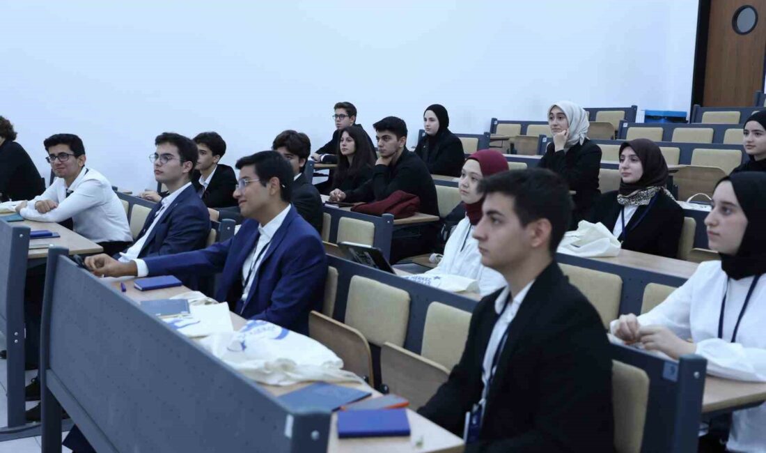 Liseli gençler merkez mecliste gündemi değerlendirdi MERKEZ ANADOLU İMAM HATİP LİSESİ ÖĞRENCİLERİ TARAFINDAN HAZIRLANAN MERKEZ MECLİS