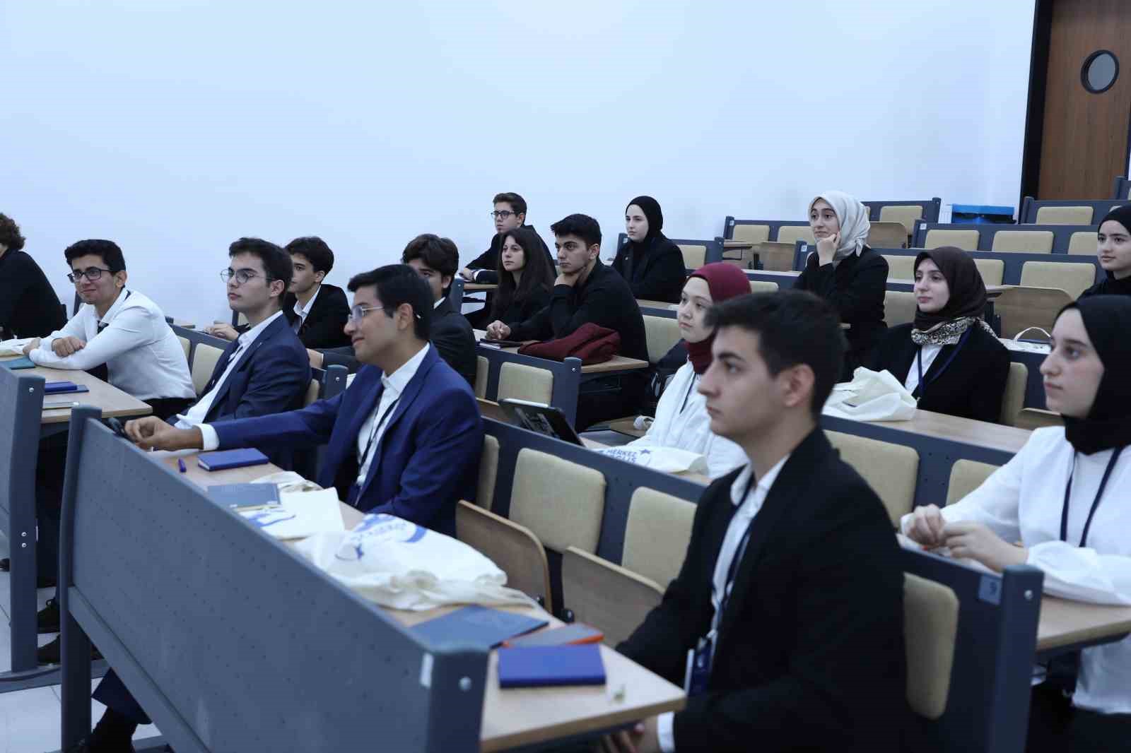 MERKEZ ANADOLU İMAM HATİP LİSESİ ÖĞRENCİLERİ TARAFINDAN HAZIRLANAN MERKEZ MECLİS