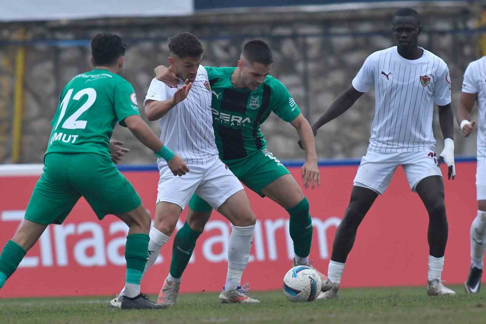BURSA'NIN İNEGÖL İLÇESİNDE KAFKASSPOR İLE KUPA MAÇINDA OYNAYAN HATAYSPOR FUTBOLCUSU