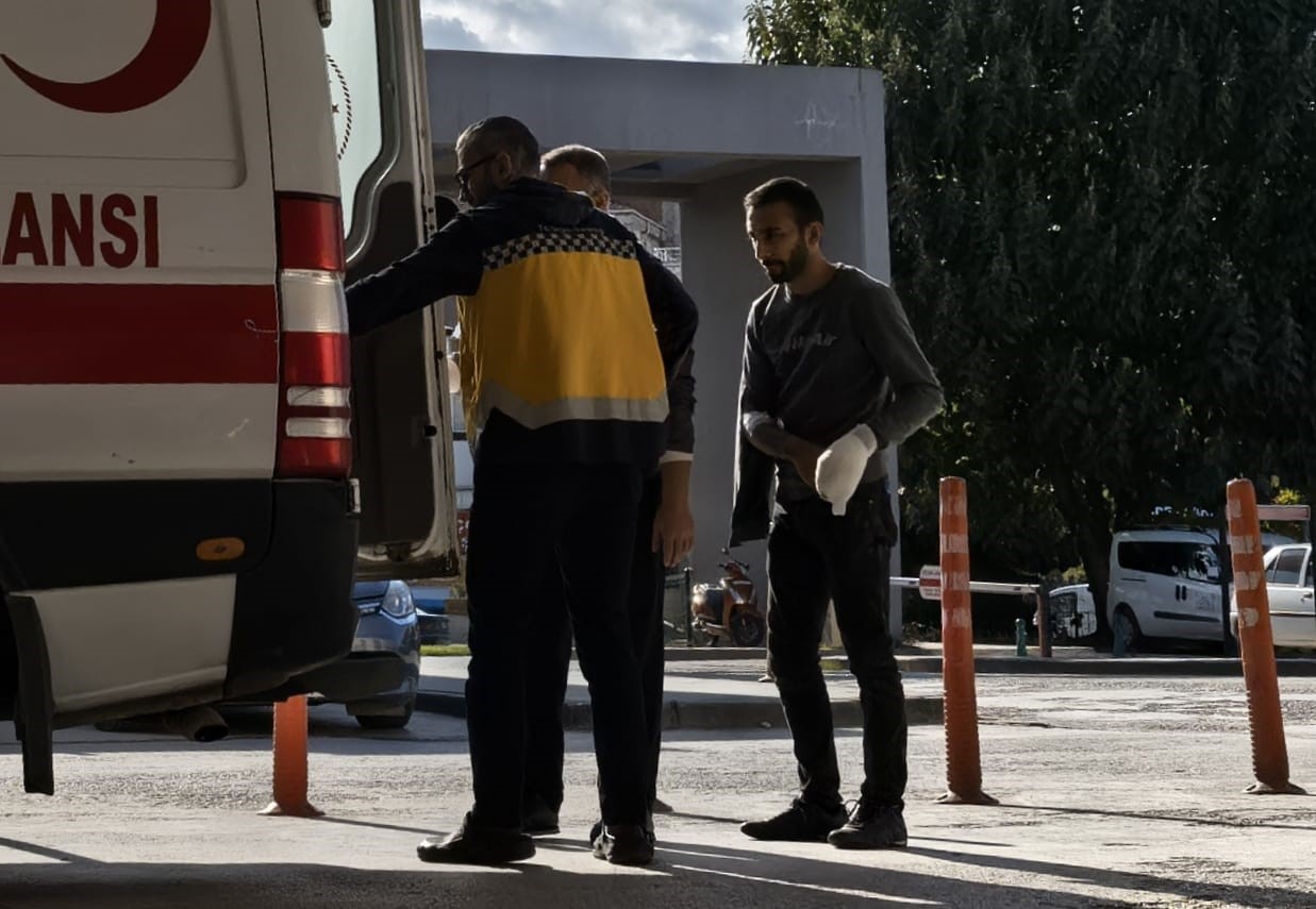 BURSA'NIN İNEGÖL İLÇESİNDE MEYDANA GELEN OLAYDA ELİNİ MAKİNEYE KAPTIRAN İŞÇİNİN