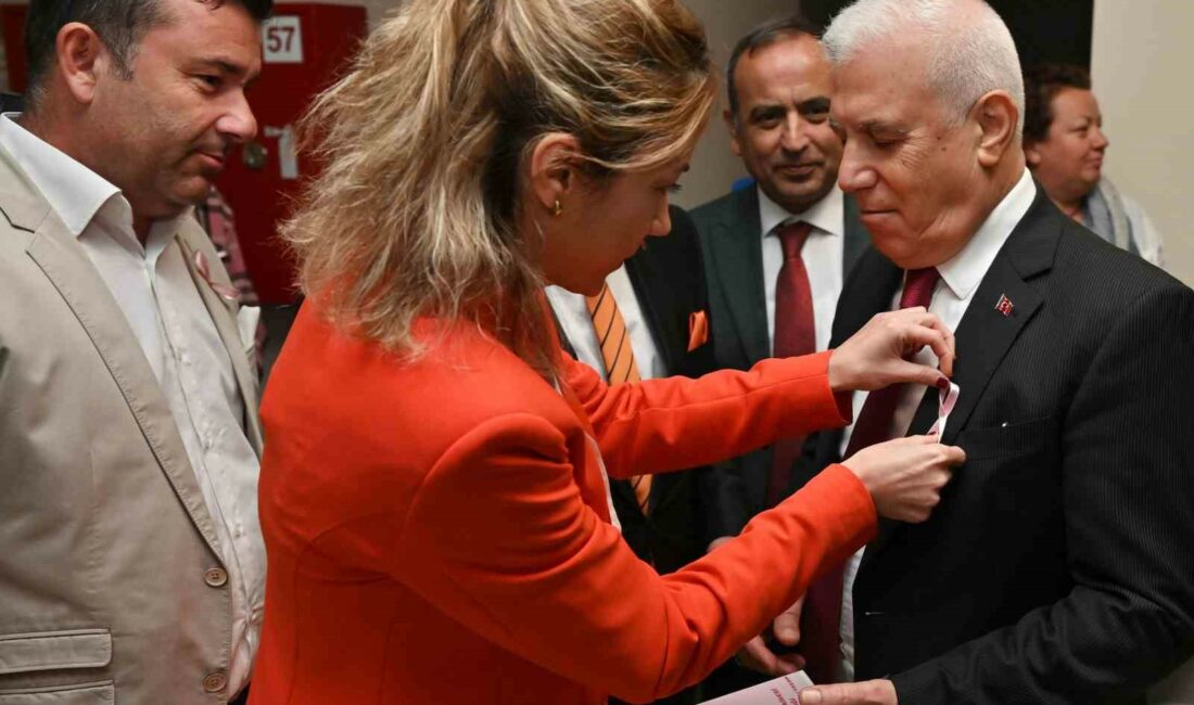 Meme kanserine ‘pembe kurdele’ ile dikkat çekildi BURSA BÜYÜKŞEHİR BELEDİYESİ TARAFINDAN ‘MEME KANSERİ FARKINDALIK AYI’ ETKİNLİKLERİ KAPSAMINDA