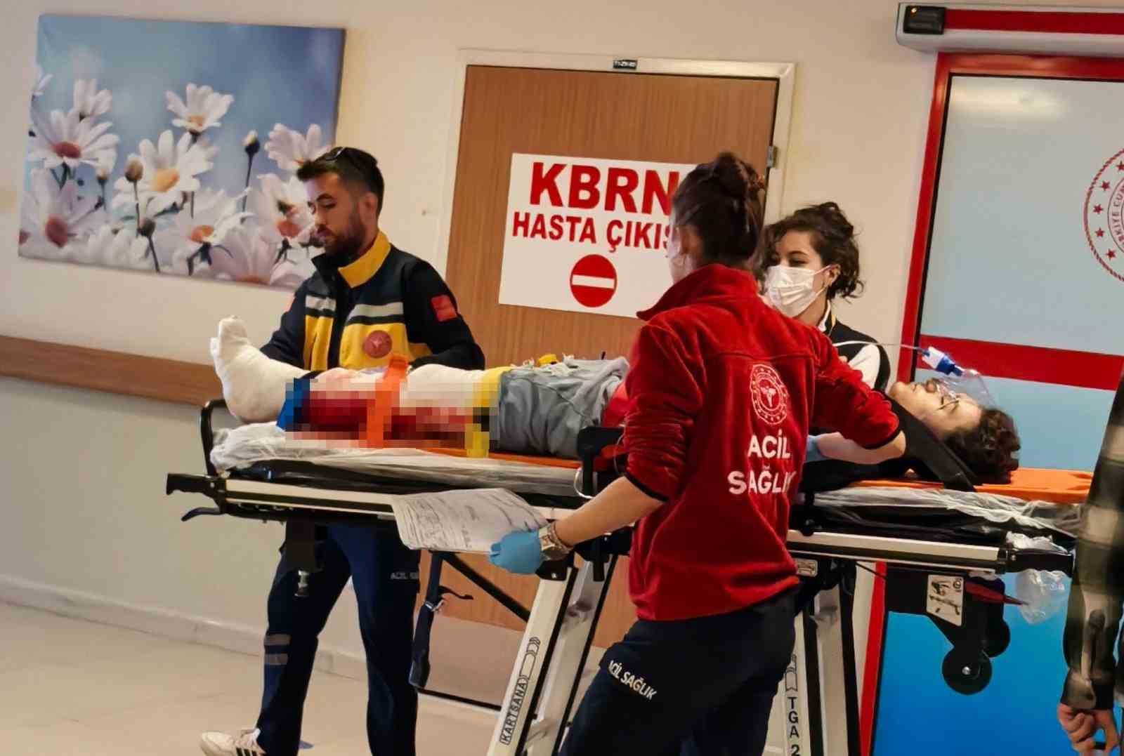 BURSA'NIN İNEGÖL İLÇESİNDE MEYDANA GELEN KAZADA MİNİBÜS İLE ÇARPIŞAN MOTOSİKLETİN