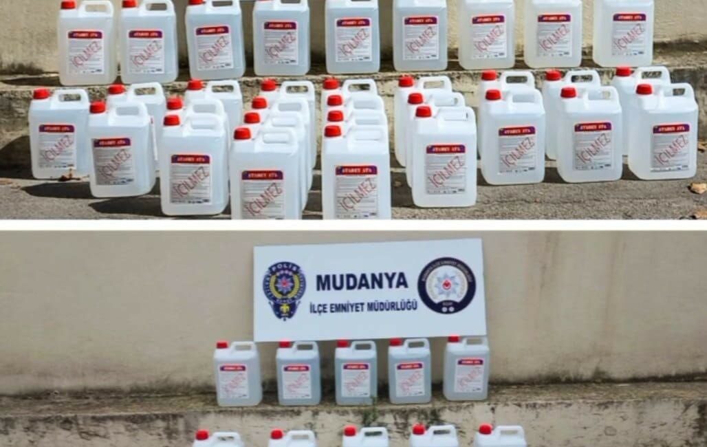Mudanya’da 260 litre etil alkol ele geçirildi MUDANYA'DA KAÇAK VE SAHTE ALKOL ÜRETİMİ İÇİN KULLANILAN ETİL ALKOL