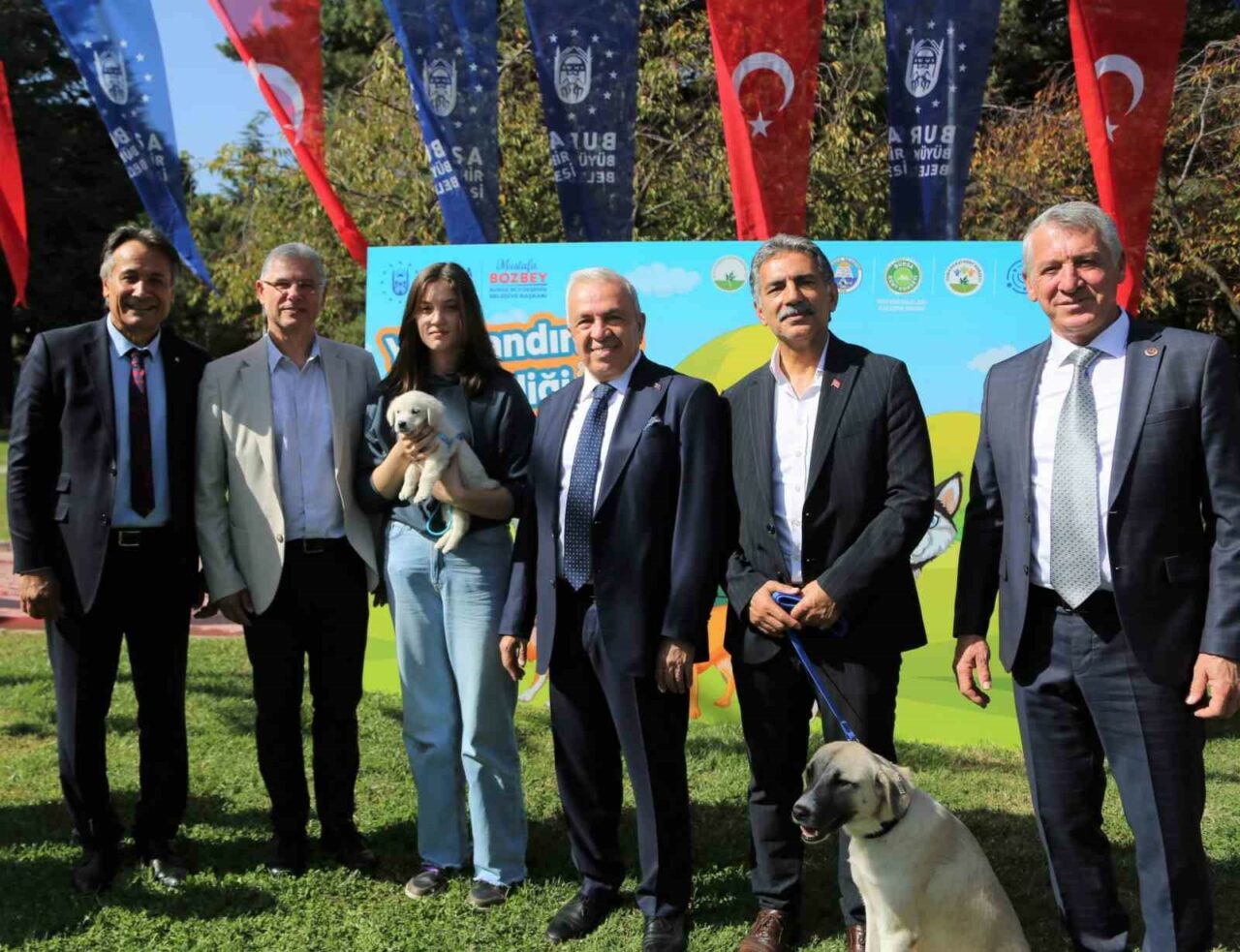 NİLÜFER BELEDİYESİ, SOKAK HAYVANLARININ REHABİLİTASYONU VE SAHİPLENDİRİLMESİ KONUSUNDAKİ ÇALIŞMALARINI DİJİTAL