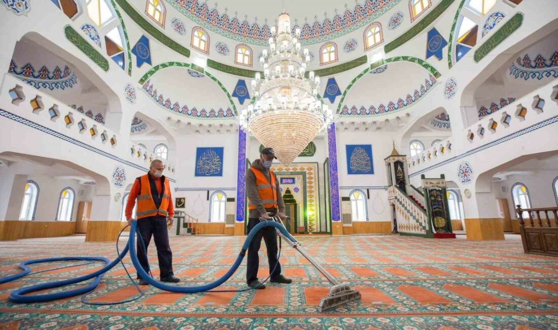 NİLÜFER BELEDİYESİ, YILDA İKİ KEZ GERÇEKLEŞTİRDİĞİ RUTİN TEMİZLİK HİZMETLERİNİN İKİNCİ