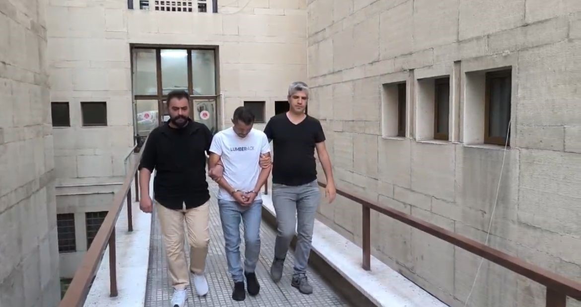 OLMAYAN EVİ KİRAYA VERİP VATANDAŞLARI DOLANDIRAN ŞÜPHELİ YAKALANDI