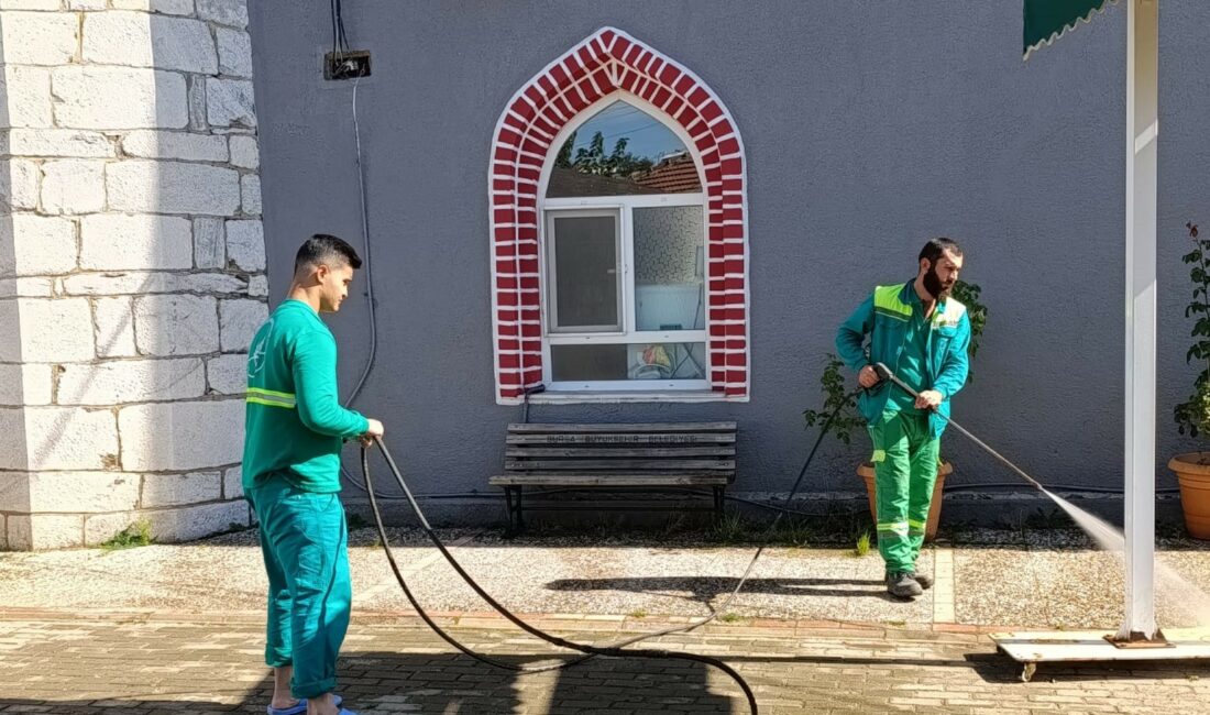 Osmangazi Belediyesi camilerde temizlik çalışması başlattı OSMANGAZİ BELEDİYESİ, VATANDAŞLARIN İBADETLERİNİ DAHA HİJYENİK BİR ORTAMDA YAPABİLMESİ İÇİN