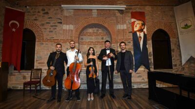 OSMANGAZİ BELEDİYESİ KÜLTÜR VE SANAT ETKİNLİKLERİNE HIZ KESMEDEN DEVAM EDİYOR.