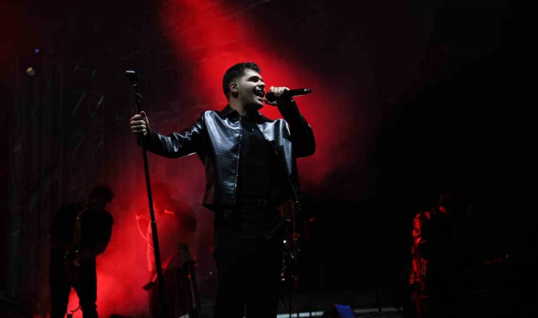 Osmangazi’de muhteşem Cumhuriyet Bayramı konseri OSMANGAZİ BELEDİYESİ, 29 EKİM CUMHURİYET BAYRAMI KUTLAMALARI ÇERÇEVESİNDE MUHTEŞEM BİR