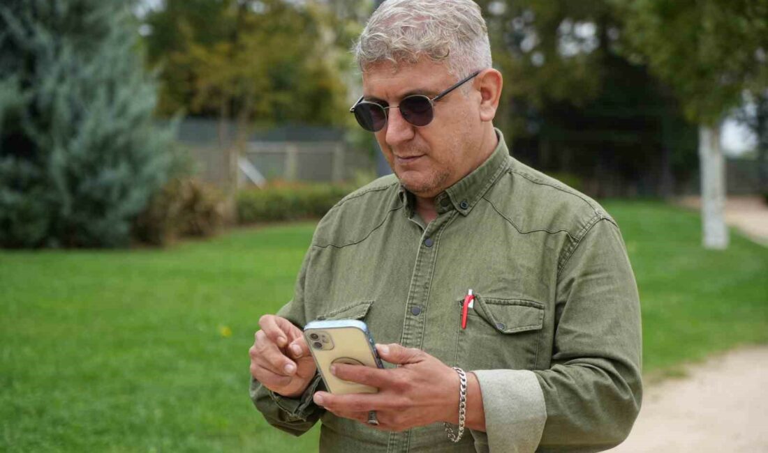 Telefonla konuştuğu esnada 48 bin lirası buhar oldu BURSA’DA TANIMADIĞI BİR NUMARAYA CEVAP VEREN ERDİNÇ SEVİNÇ, KENDİSİNİ BANKA