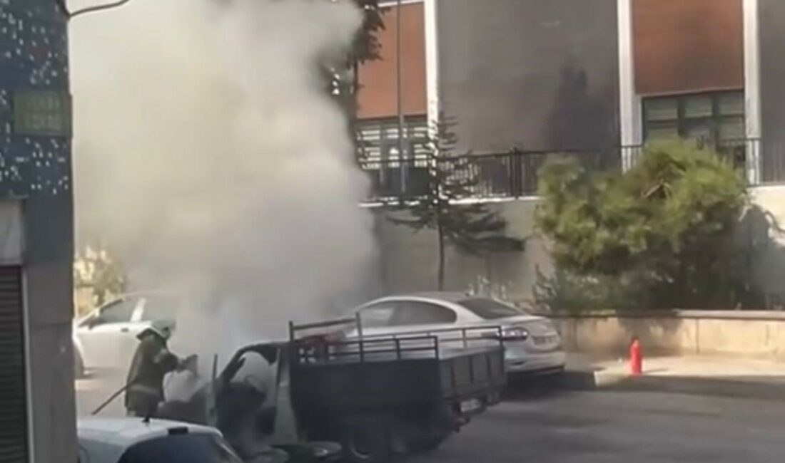 Seyir halindeki kamyonet alev topuna döndü BURSA'DA SEYİR HALİNDEYKEN DUMANLAR ÇIKMAYA BAŞLAYAN KAMYONET ALEV TOPUNA DÖNDÜ.