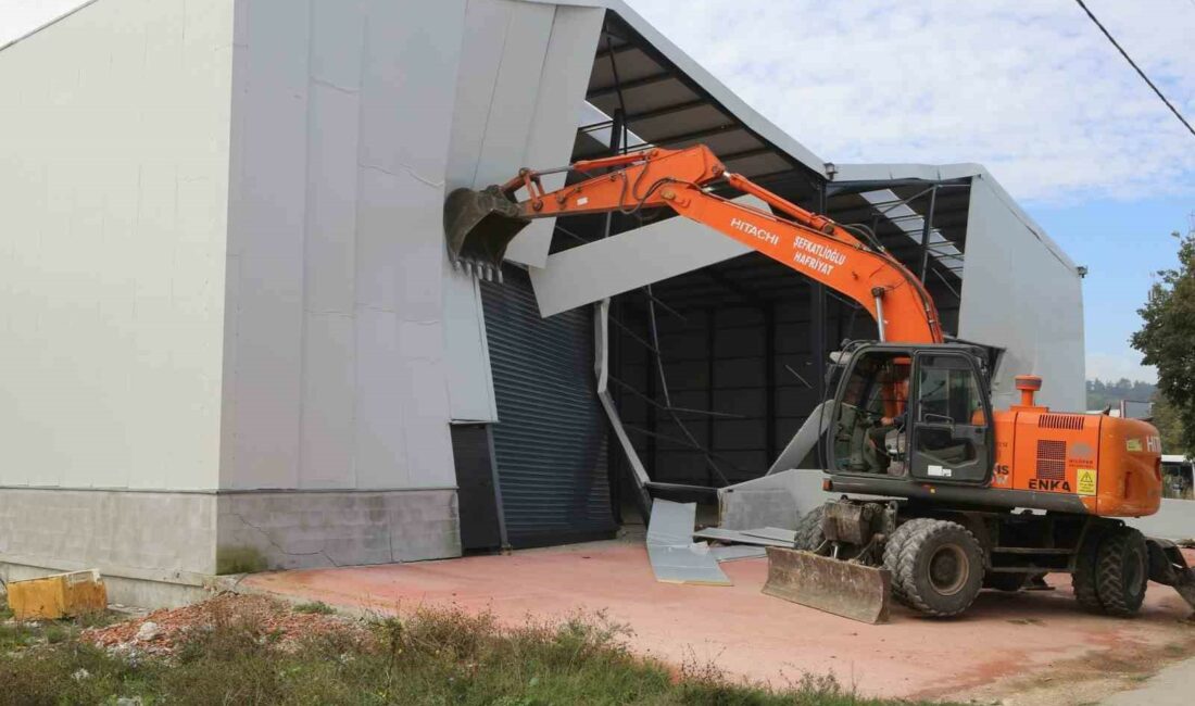 Tahtalı’da kaçak depo yerle bir edildi NİLÜFER BELEDİYESİ, KAÇAK YAPILARLA MÜCADELE KAPSAMINDA TAHTALI MAHALLESİ’NDE TARIM ALANI