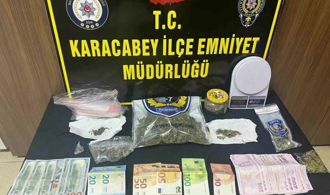 Uyuşturucu tacirleri tutuklandı BURSA’NIN KARACABEY İLÇESİNDE DÜZENLENEN UYUŞTURUCU OPERASYONUNDA 5 KİŞİ YAKALANDI.