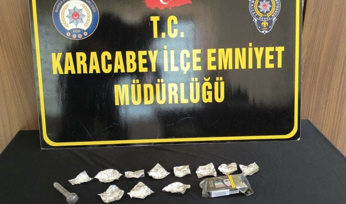 Uyuşturucu tacirleri tutuklandı BURSA'NIN KARACABEY İLÇESİNDE DÜZENLENEN UYUŞTURUCU OPERASYONUNDA GÖZALTINA ALINAN ŞÜPHELİ C.B.