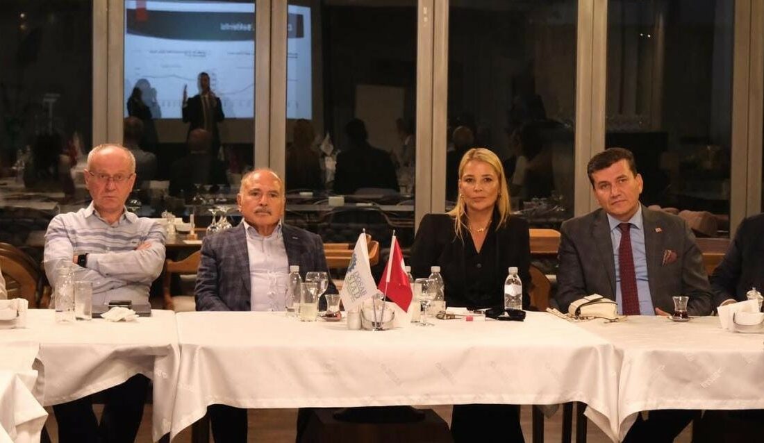 UZMANLAR TÜRKİYE EKONOMİSİNİ DOSABSİAD’DA DEĞERLENDİRDİ