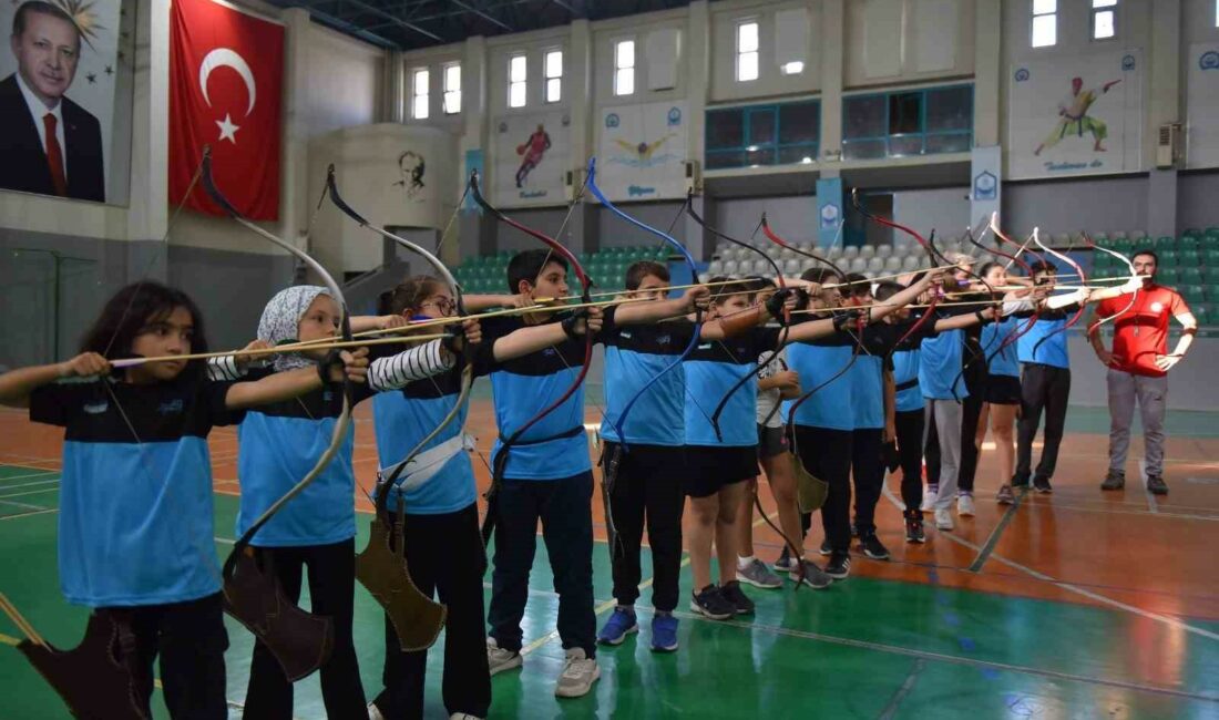 Yıldırım’da çocuklara okçuluk eğitimi BURSA'DA YILDIRIM BELEDİYESİ’NİN, GELENEKSEL TÜRK OKÇULUĞUNUN KÖKLÜ GELENEĞİNİ YAŞATMAK VE