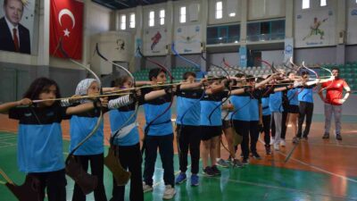 BURSA'DA YILDIRIM BELEDİYESİ’NİN, GELENEKSEL TÜRK OKÇULUĞUNUN KÖKLÜ GELENEĞİNİ YAŞATMAK VE