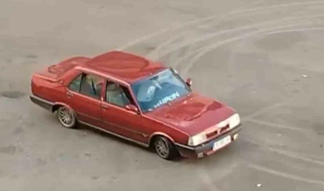Bursa’da drift atan sürücüye 33 bin lira ceza BURSA'DA BİR SÜRÜCÜ TOFAŞ MARKA ŞAHİN ARACIYLA DAKİKALARCA DRİFT ATIP