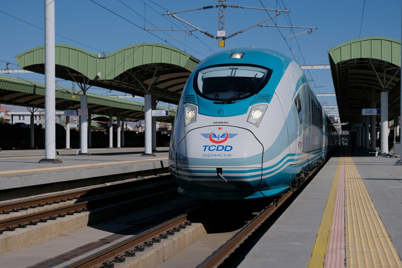 Bursa'da yapımı adeta yılan hikayesine dönen hızlı tren projesinde sona