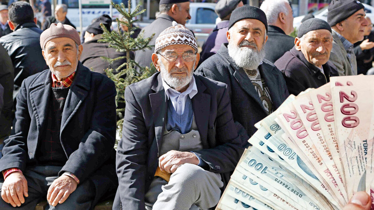 Emekli ve Emekçiler Dernekleri Federasyonu Genel Başkanı Gönül Boran Özüpak,