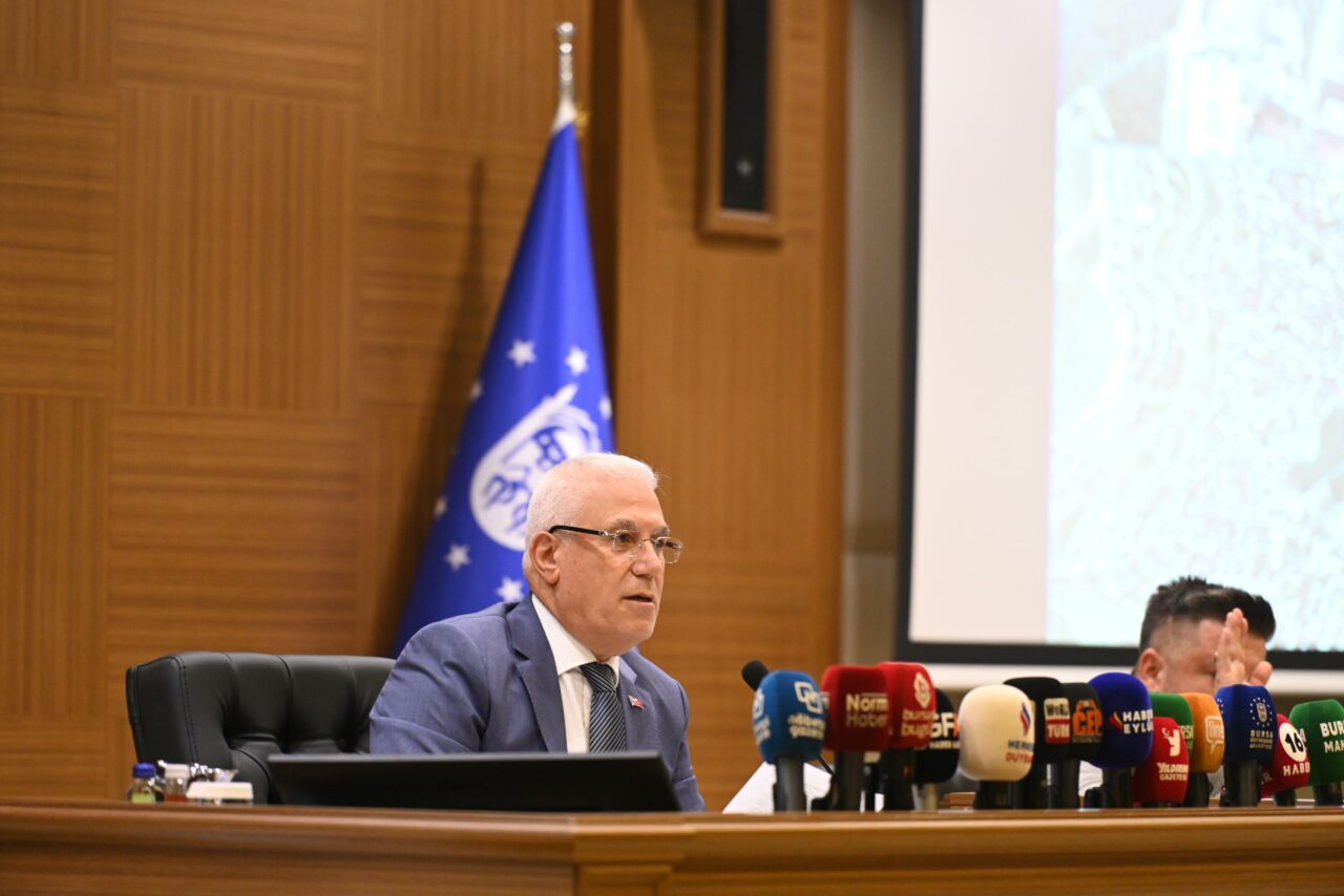 Mardin, Batman ve Halfeti Belediye Başkanlarının görevden uzaklaştırılarak, yerlerine kayyum
