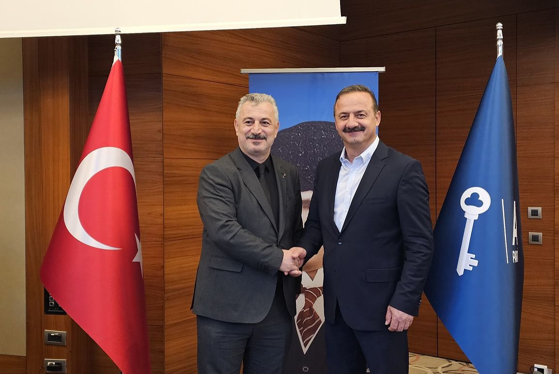 Partisinin kuruluşu ilan ettikten sonra ilk yurt gezisini Bursa'ya yapan