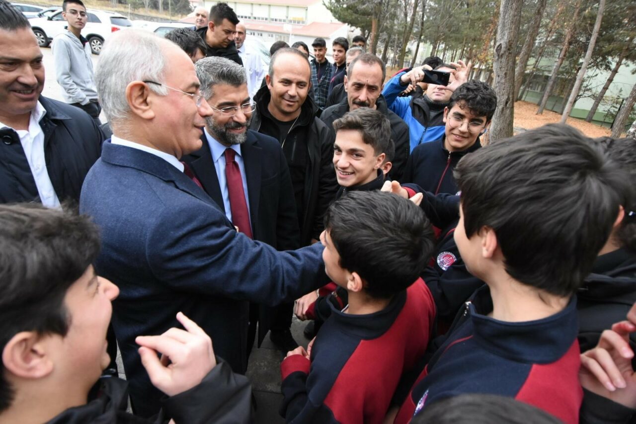 Efkan Ala’yı duygulandıran ziyaret AK Parti Genel Başkan Vekili, İçişleri eski Bakanı ve AK
