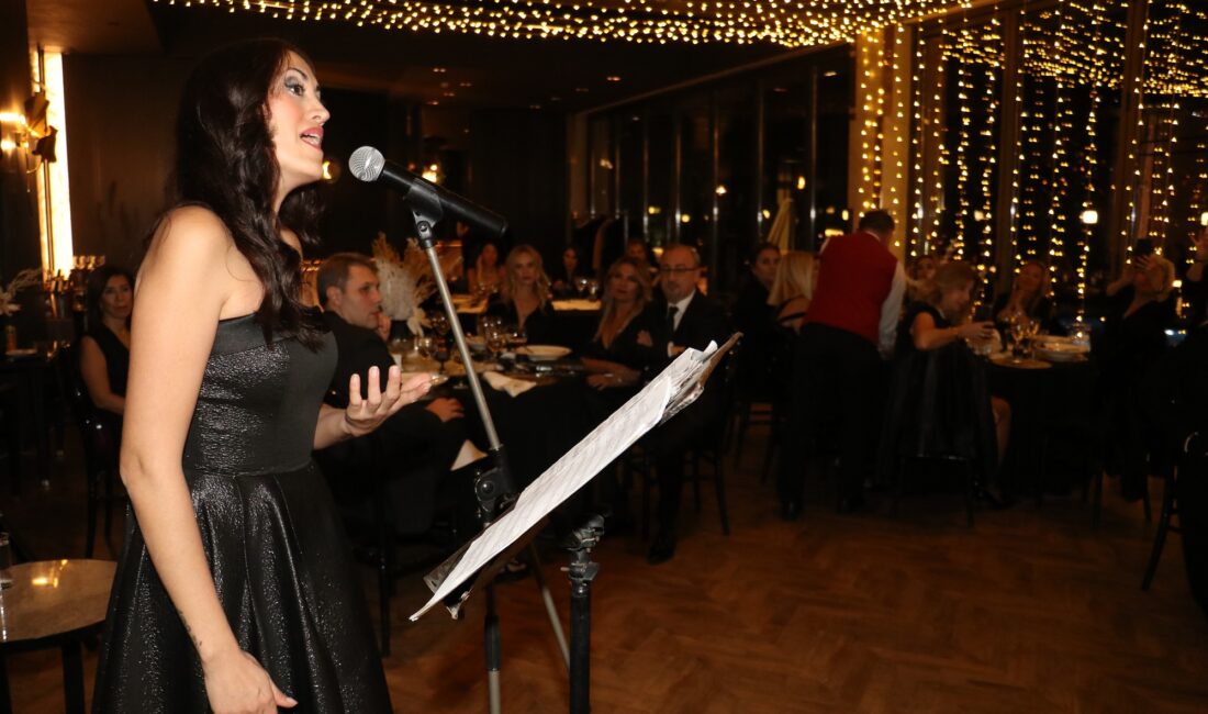 SANART BUSADER’de senfoni rüzgarı SANART BUSADER’in, Almira Otel'de düzenlediği “Aryadan Müzikale, Cazdan Tangoya /