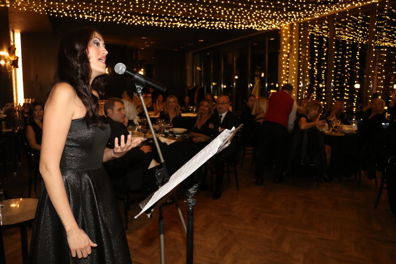 SANART BUSADER’in, Almira Otel'de düzenlediği “Aryadan Müzikale, Cazdan Tangoya /