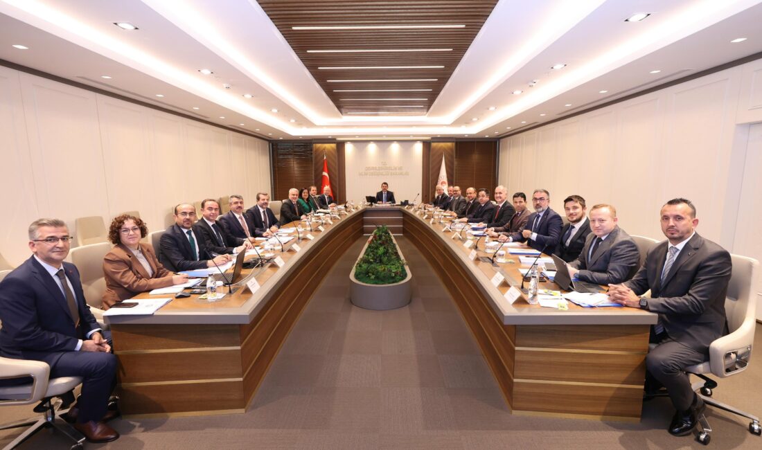 Çevre Şehircilik ve İklim Değişikliği Bakanı Murat Kurum, TOKİ'nin Bursa'da