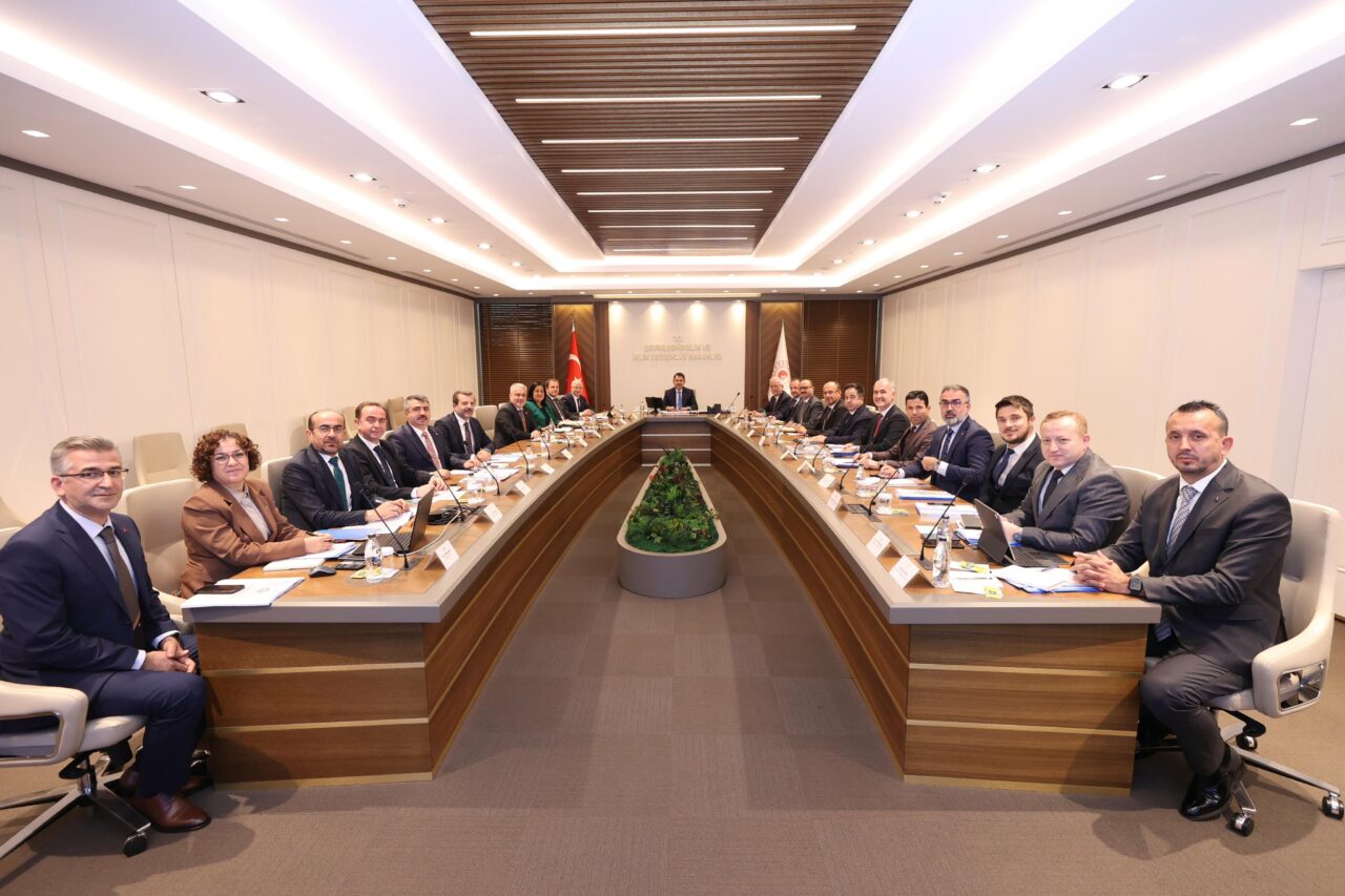 Çevre Şehircilik ve İklim Değişikliği Bakanı Murat Kurum, TOKİ'nin Bursa'da