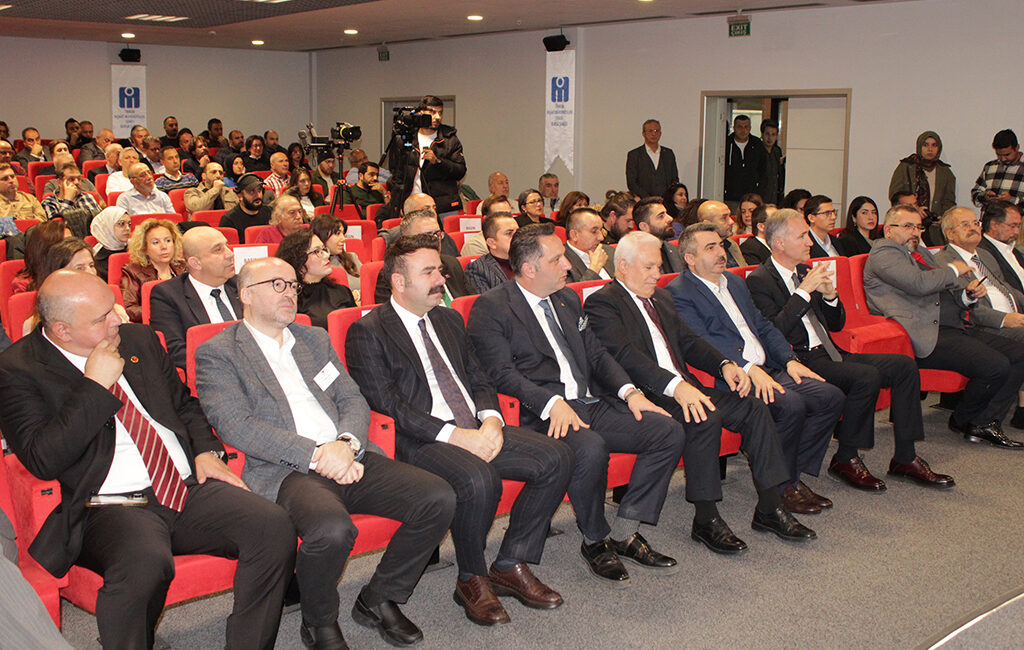 İnşaat Mühendisleri Odası (İMO) Bursa Şubesi, “Kentsel Dönüşüm Çalıştayını” gerçekleştirdi.