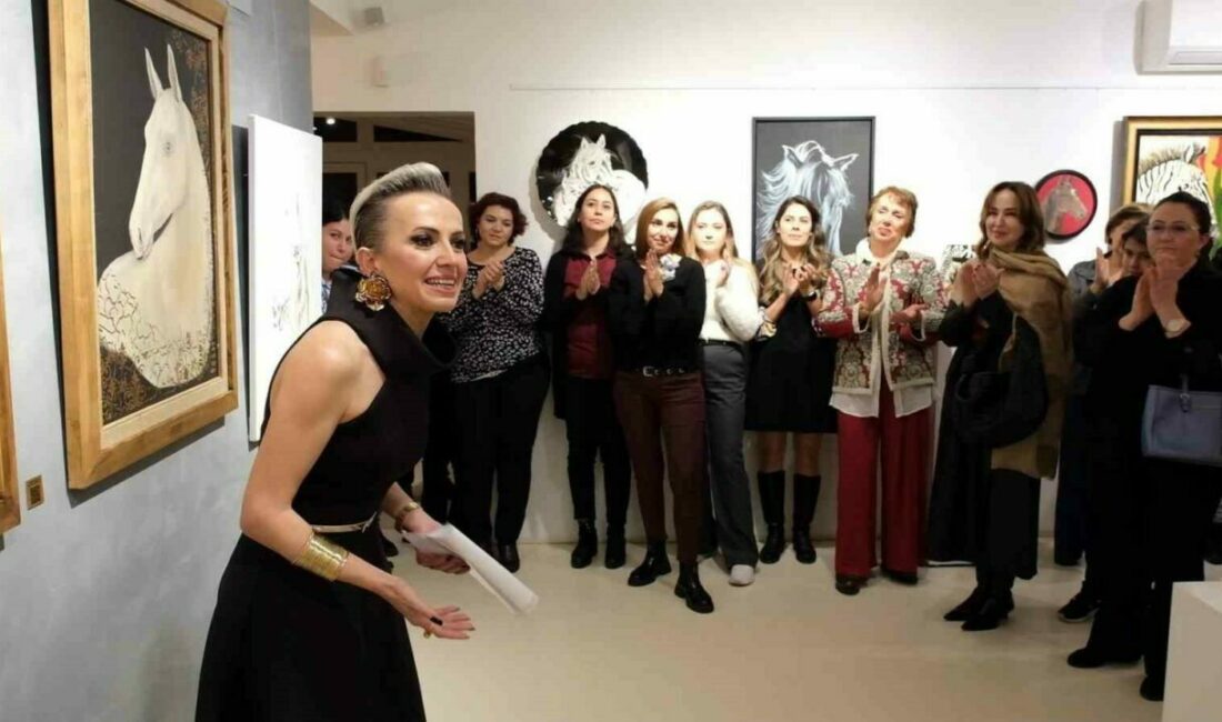 Bursalı sanatçı Özgül Ercan Dengin, atları konu edindiği kişisel resim