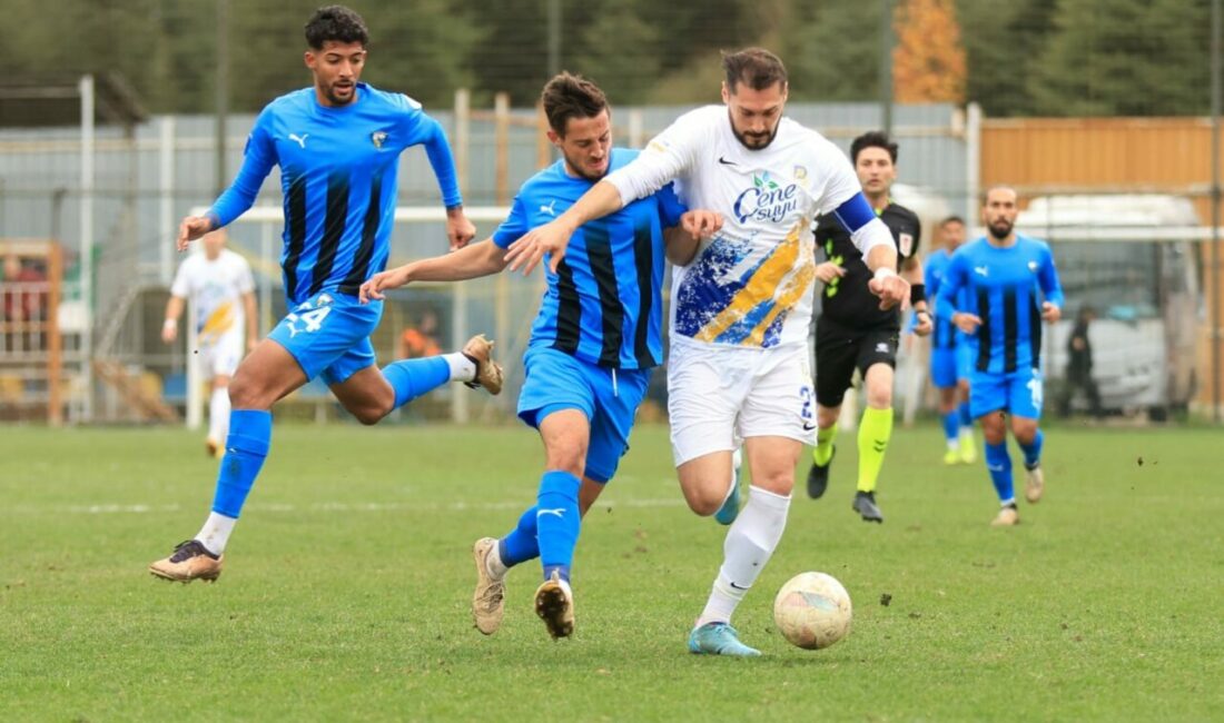2. Lig’deki Bursa ekibi uzatmada güldü Karacabey Belediyespor deplasmanda Belediye Derincespor’u uzatma dakikalarında bulduğu gollerle yıktı.