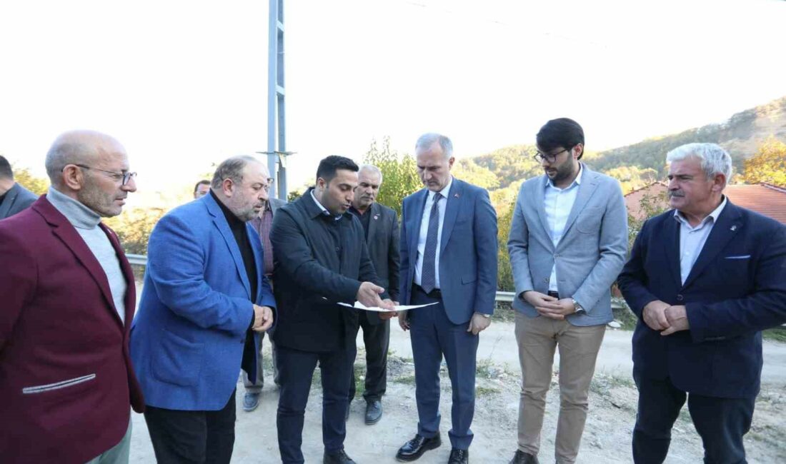 BAHARİYE MAHALLESİNDE YOLLAR PARKE TAŞLA KAPLANIYOR