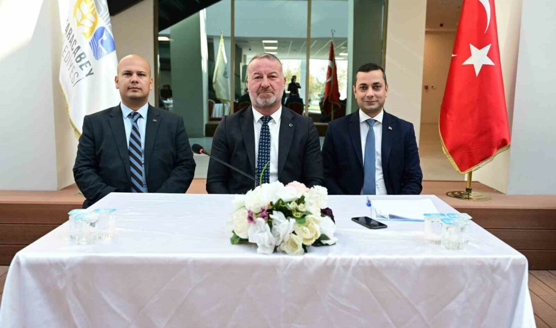 Başkan Karabatı muhtarlarla bir araya geldi BAŞKAN FATİH KARABATI MUHTARLARLA BİR ARAYA GELDİ