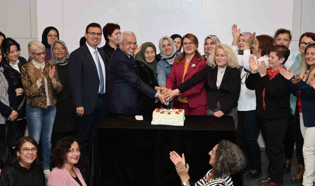 Başkan Şadi Özdemir Nilüferli kadınların ödül sevincini paylaştı BAŞKAN ŞADİ ÖZDEMİR NİLÜFERLİ KADINLARIN ÖDÜL SEVİNCİNİ PAYLAŞTI