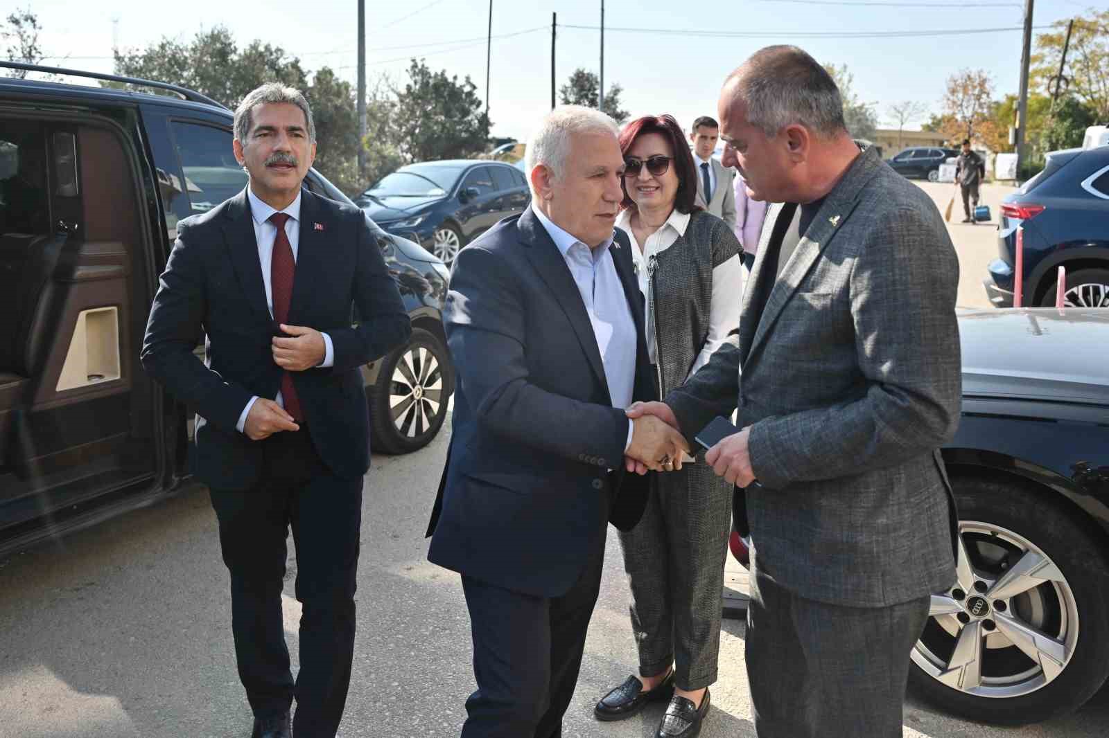 Belediye başkanları daha yaşanabilir bir Bursa için buluştu BURSA BÜYÜKŞEHİR BELEDİYE BAŞKANI MUSTAFA BOZBEY BELEDİYE BAŞKANLARI İLE BULUŞTU