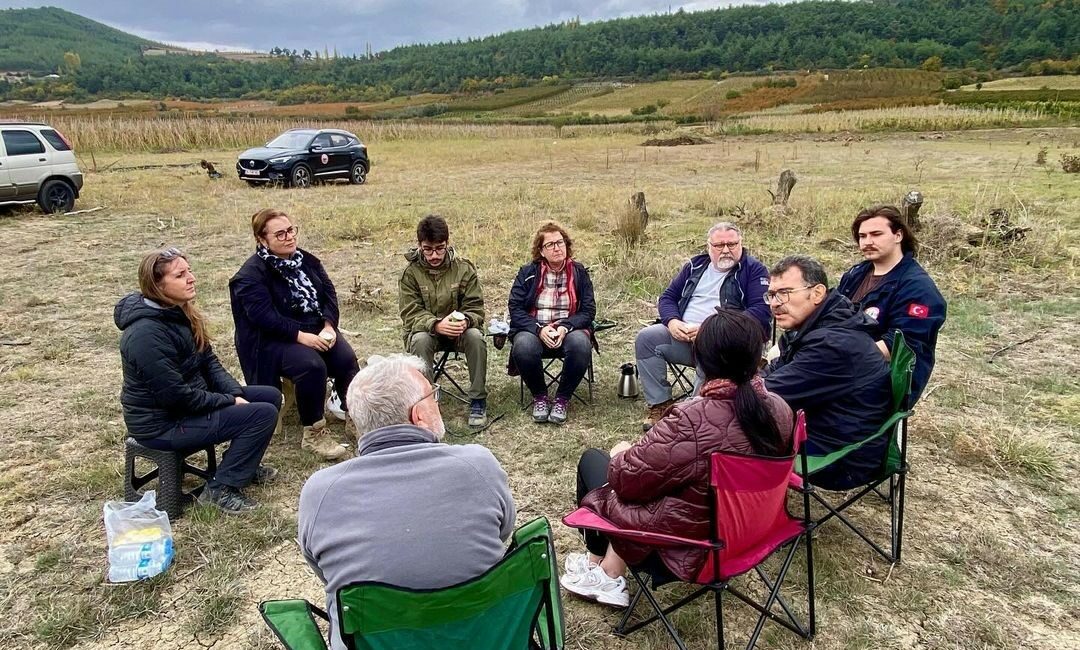 Bilim insanları İznik fayını kazarak inceledi BİLİM İNSANLARI İZNİK FAYINI KAZARAK İNCELEDİ
