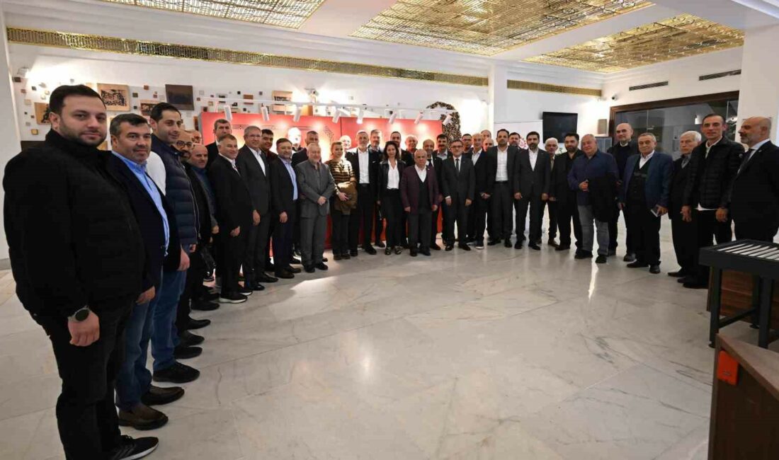 Burkay, Tarihi Çarşı ve Hanlar Bölgesi üyeleriyle buluştu BURSA TİCARET VE SANAYİ ODASI YÖNETİM KURULU BAŞKANI İBRAHİM BURKAY,