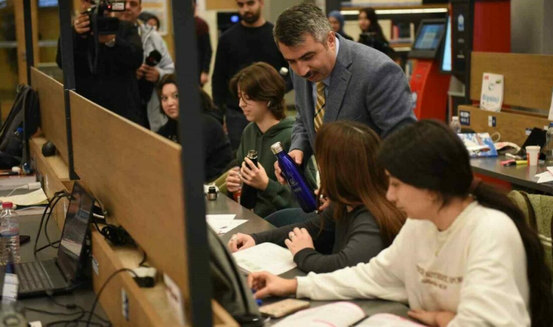 Bursa’nın Yıldırım ilçesinde 65 bin üyesi olan 3 uyumayan kütüphane