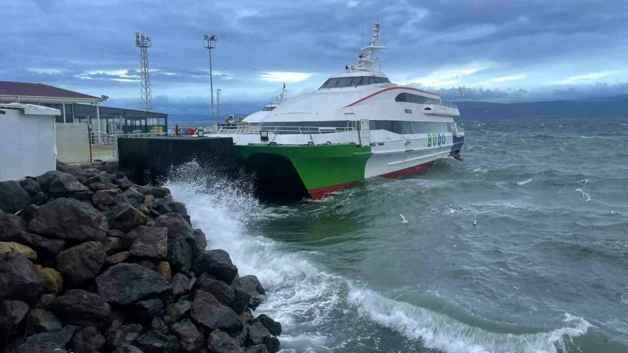 BUDO’nun bazı seferleri iptal edildi Meteoroloji Genel Müdürlüğünün Marmara Bölgesi’ni etkisi altına alan elverişsiz hava