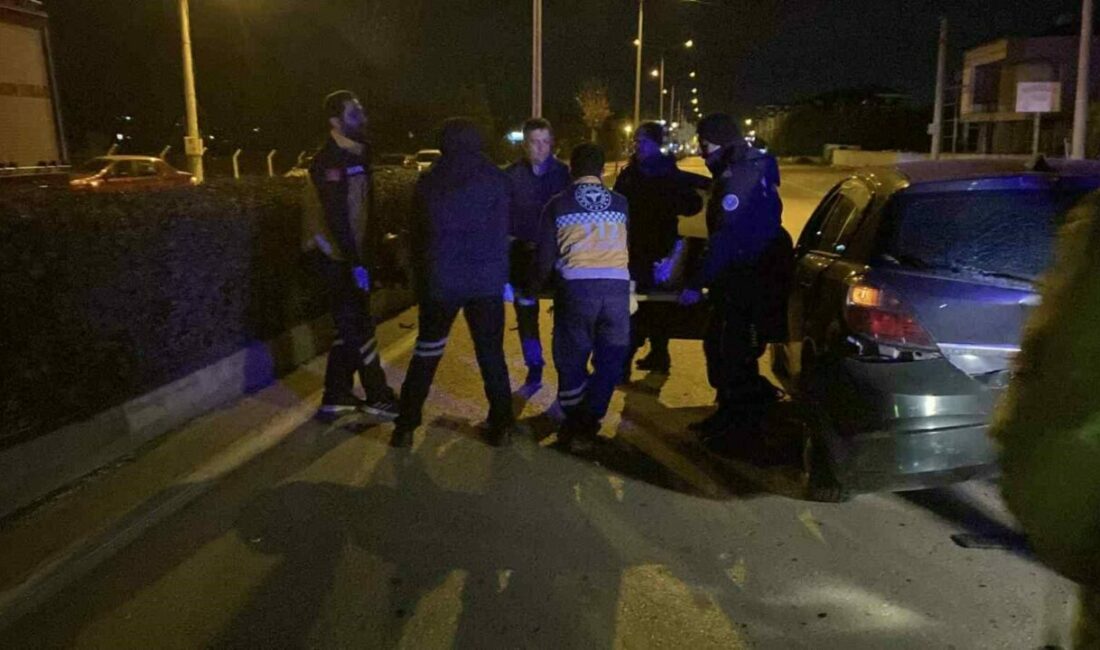 Bursa’nın İnegöl ilçesinde 2 otomobilin çarpışması sonucu 4 kişi yaralandı.