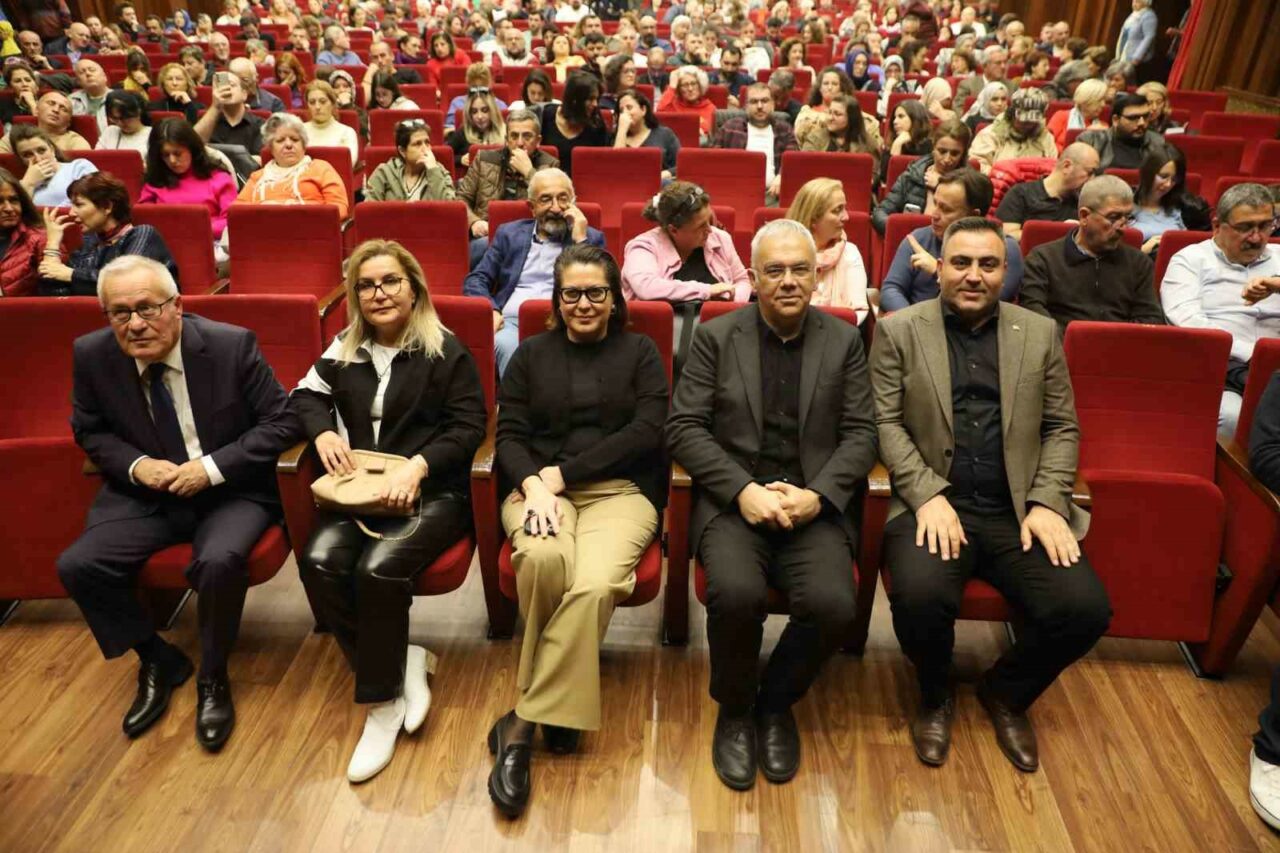 BURSA’DA ATATÜRK’ÜN SEVDİĞİ ŞARKILAR SESLENDİRİLDİ