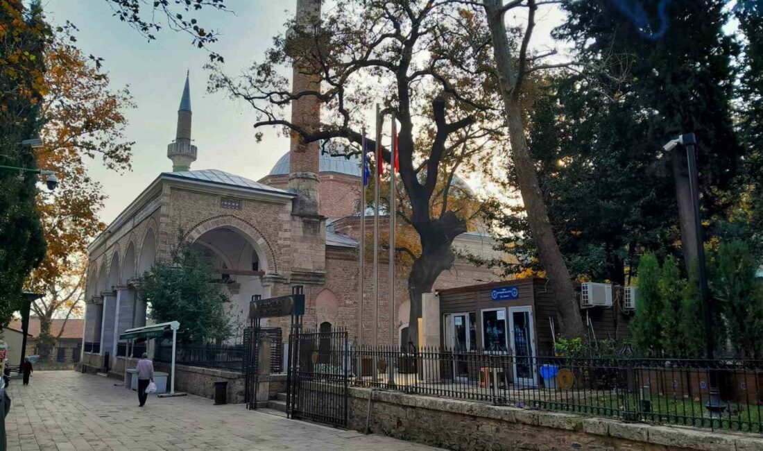 Bursa’da ecdat yadigarı tarihi cami ve türbelerdeki özel güvenlikçiler çekiliyor CAMİ VE KÜLLİYELERDEKİ ÖZEL GÜVENLİKÇİLER KALKACAK