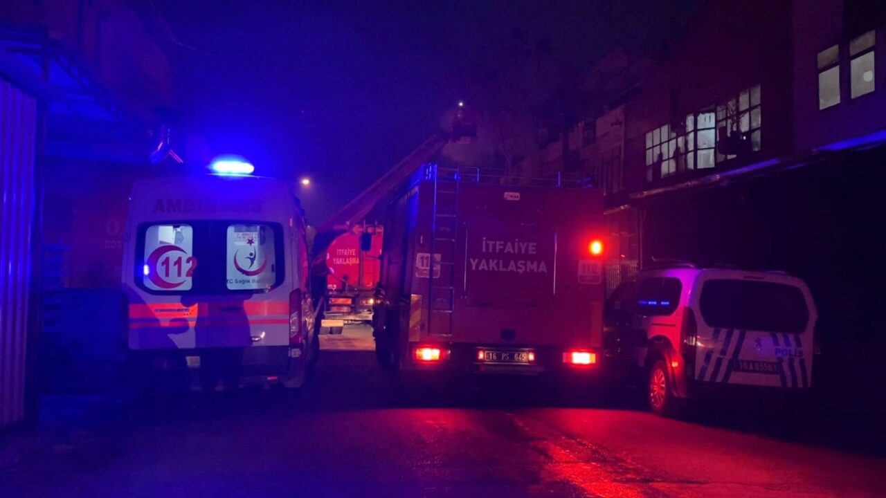 BURSA'NIN İNEGÖL İLÇESİNDE FAALİYET GÖSTEREN BİR MOBİLYA İMALATHANESİNDE YANGIN ÇIKTI.