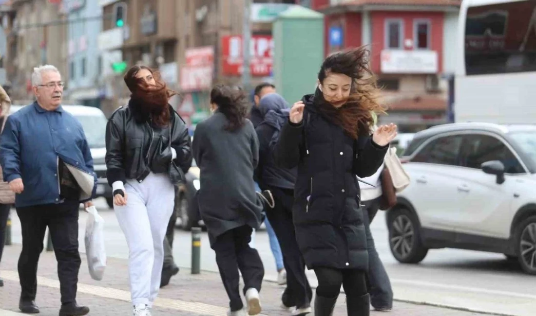 Bursa'da çarşamba gecesi ile perşembe öğle saatleri arasında kuvvetli lodos