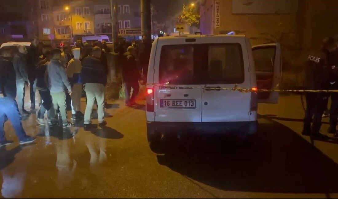 Bursa’da silahlı saldırı: Otomobiliyle seyir halindeyken başından vuruldu BURSA’DA SEYİR HALİNDE OLAN OTOMOBİLE, BAŞKA BİR OTOMOBİLDEN ATEŞ AÇILDI.